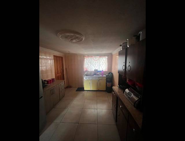 5 BEDROOM HOUSE FOR SALE IN INXIWENI